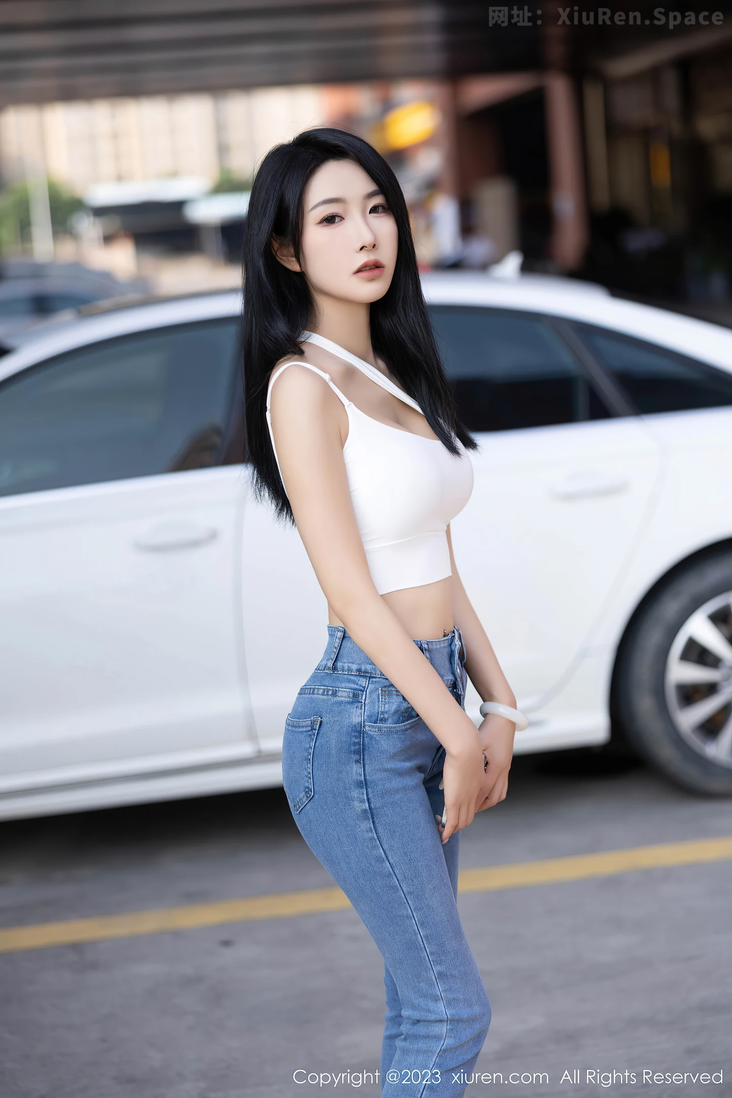 图片[3]-[XiuRen秀人网]VOL.7781 女神苏苏阿性感白色上衣配简约牛仔裤秀曼妙绝美身姿诱惑写真95P-秀人网官方网站